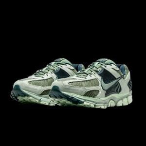 Nike Air Zoom Vomero 5 Running Mens Size 11 Seafoam Clay Green Navy